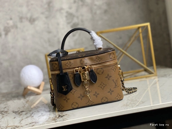 First bag ru LOUIS VUITTON VANITY PM 0806